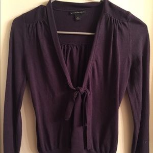 V-neck sweater with bow